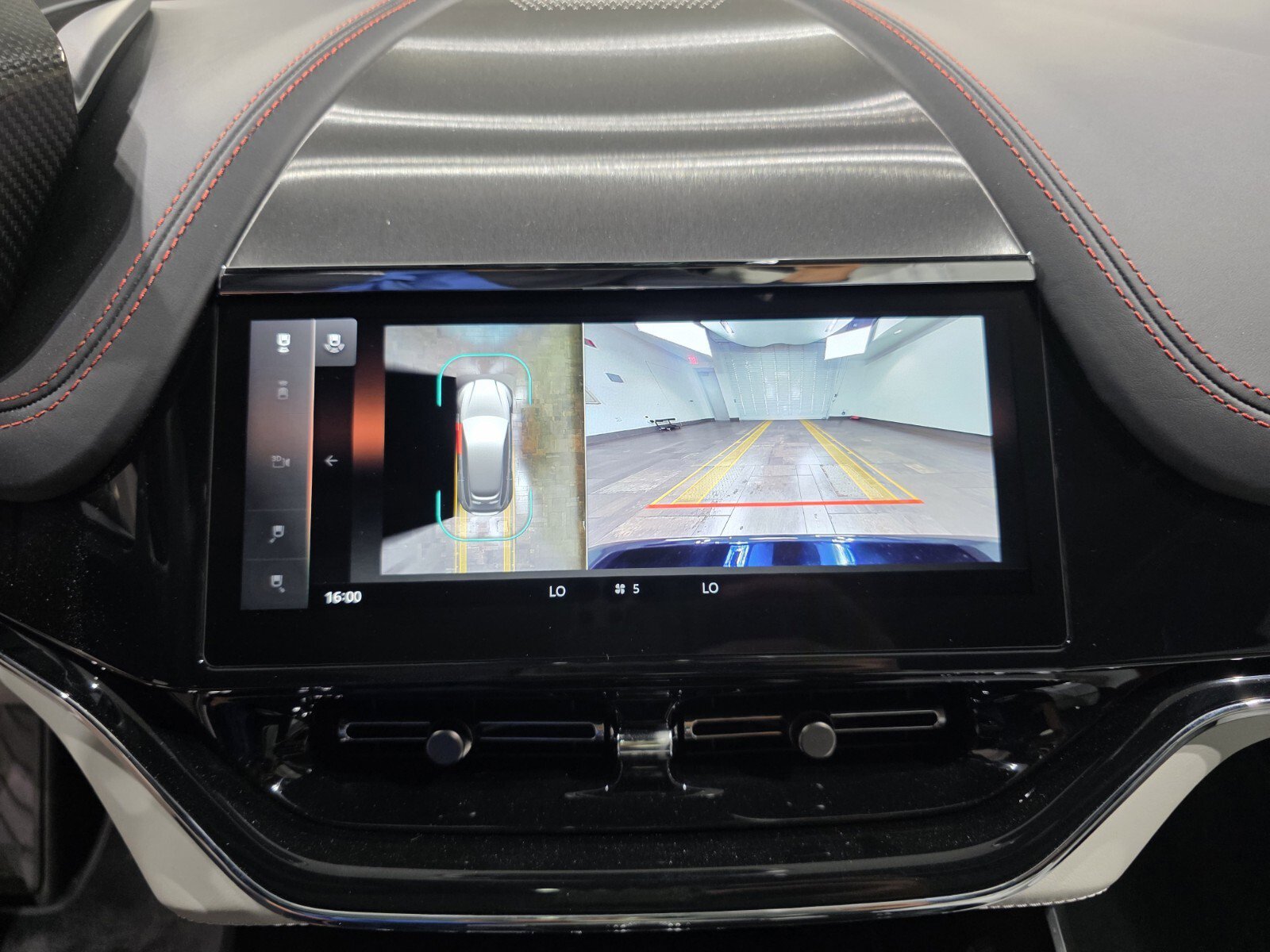 New 2025 Aston Martin DBX 707 image 13