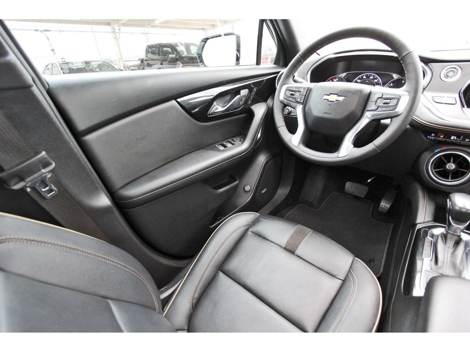 Used 2022 Chevrolet Blazer Premier w/ Enhanced Convenience Package FWD image 11