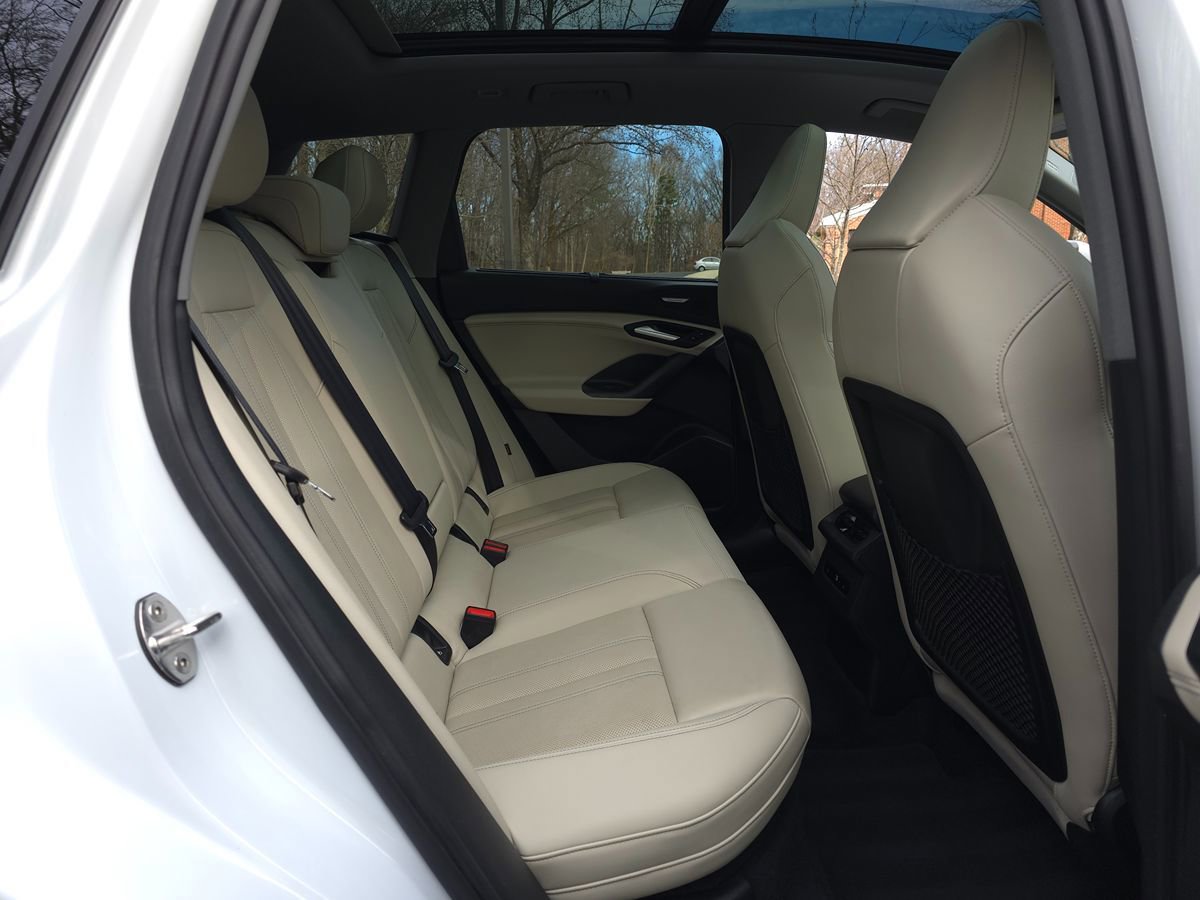 Used 2025 Audi Q6 e-tron Premium Plus AWD/4WD image 19