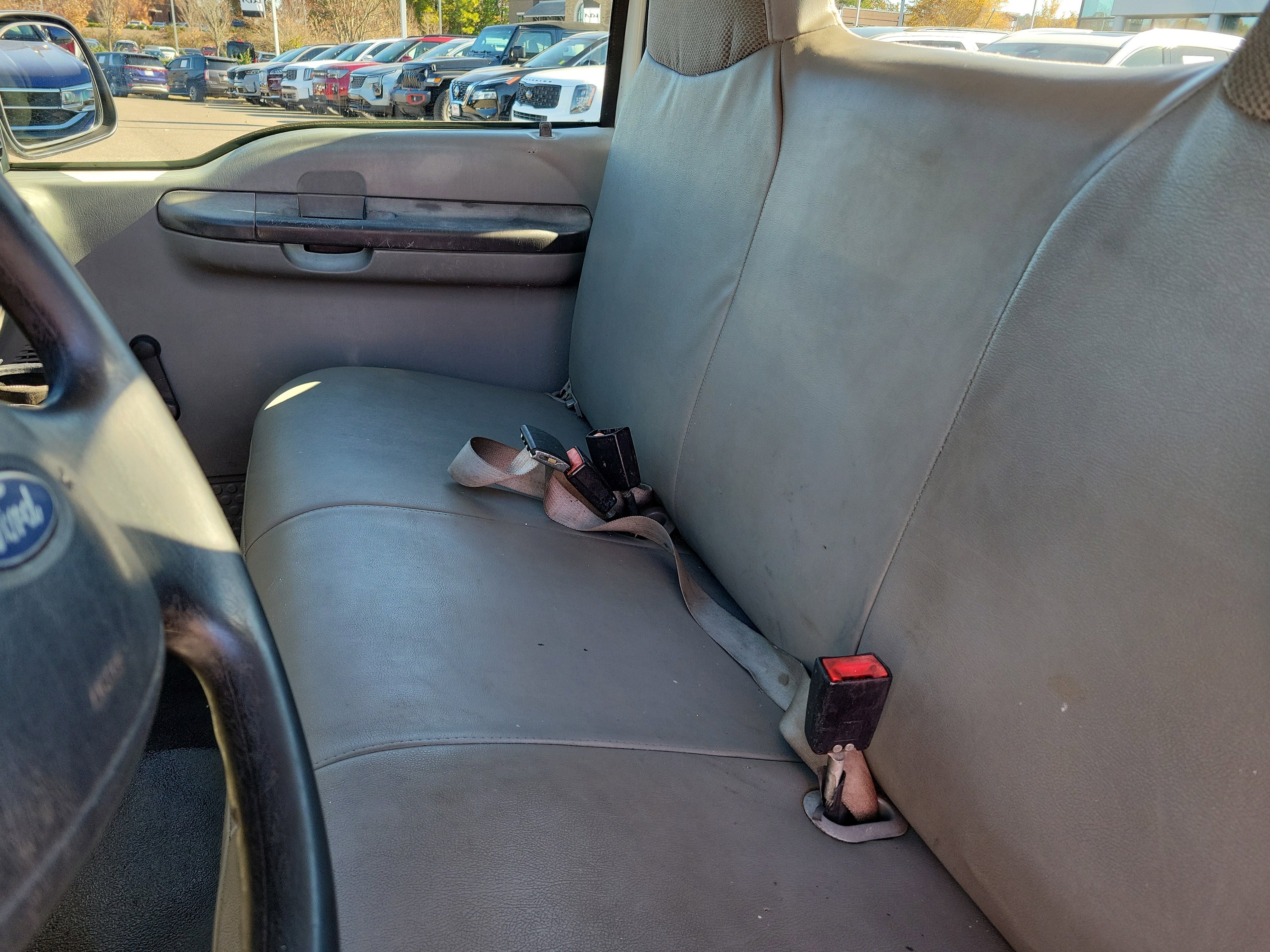 Used 2006 Ford F250 XL image 4