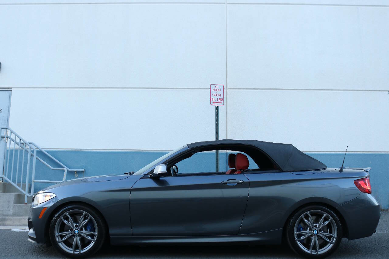 Used 2015 BMW M235i Convertible image 11