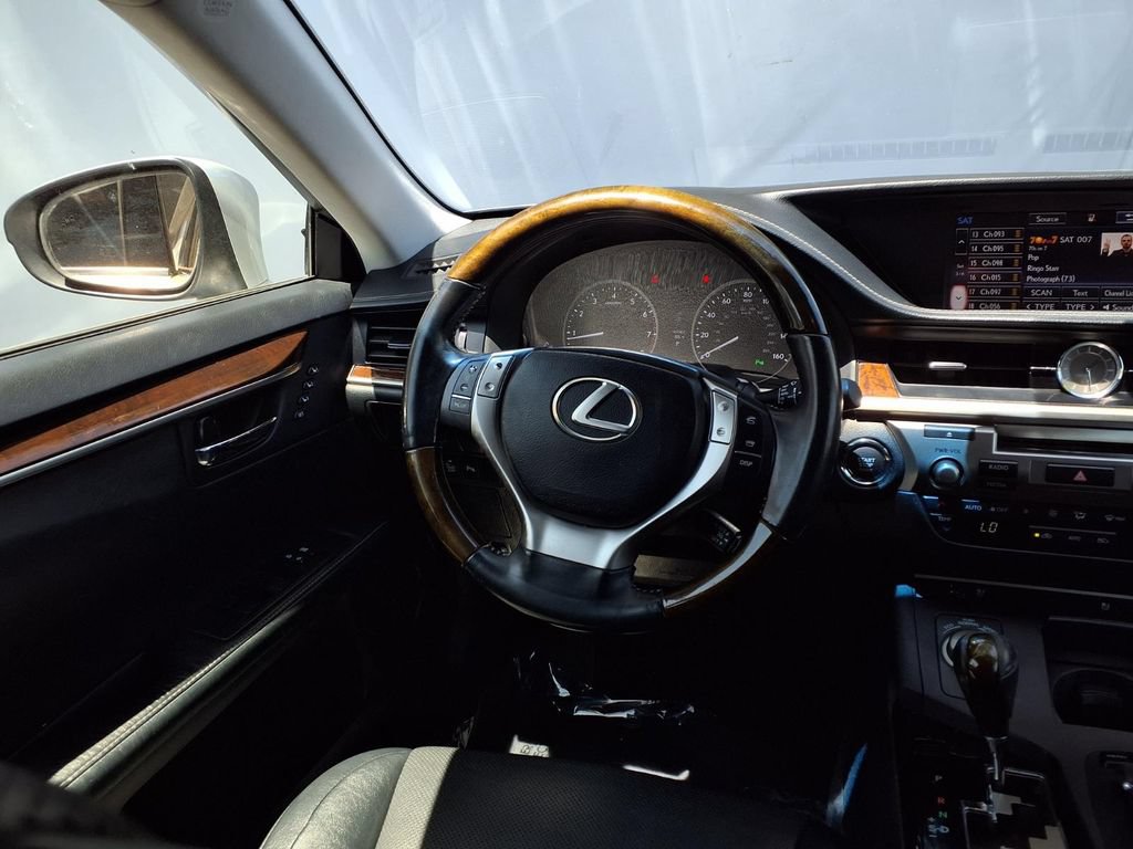 Used 2015 Lexus ES 350 w/ Premium Package FWD image 25
