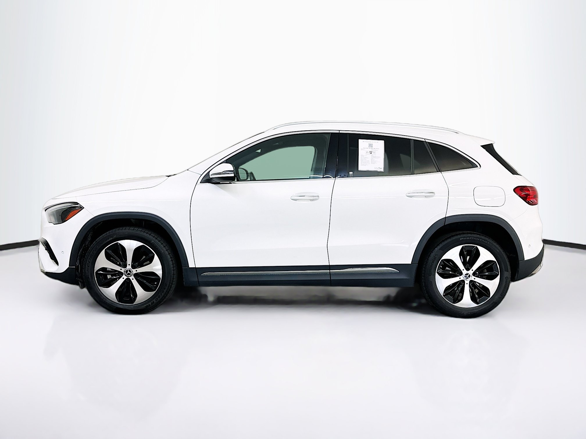 Used 2025 Mercedes-Benz GLA 250 4MATIC image 4