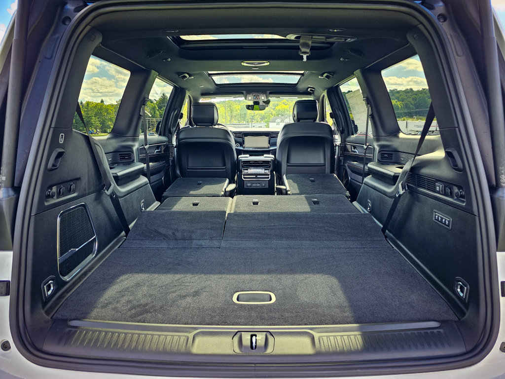 New 2026 Jeep Grand Wagoneer 4WD image 40