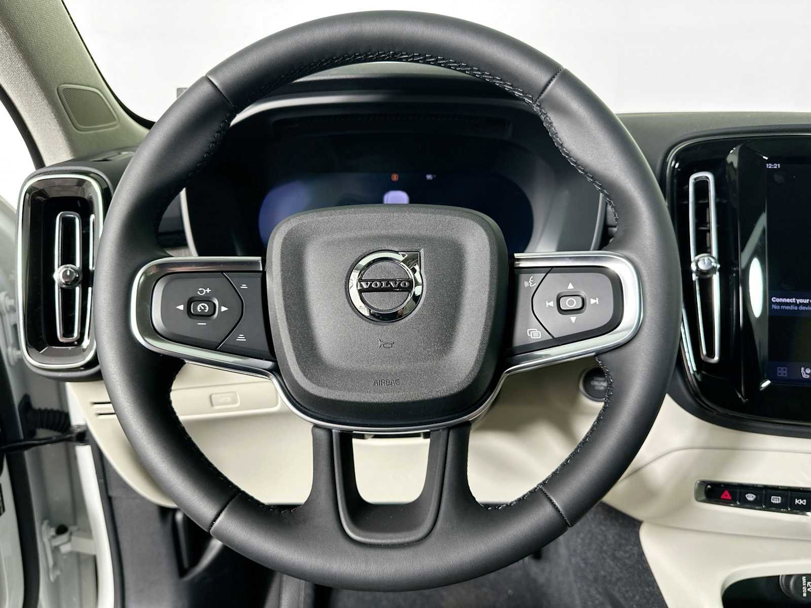 New 2026 Volvo XC40 B5 Ultra w/ Climate Package image 11