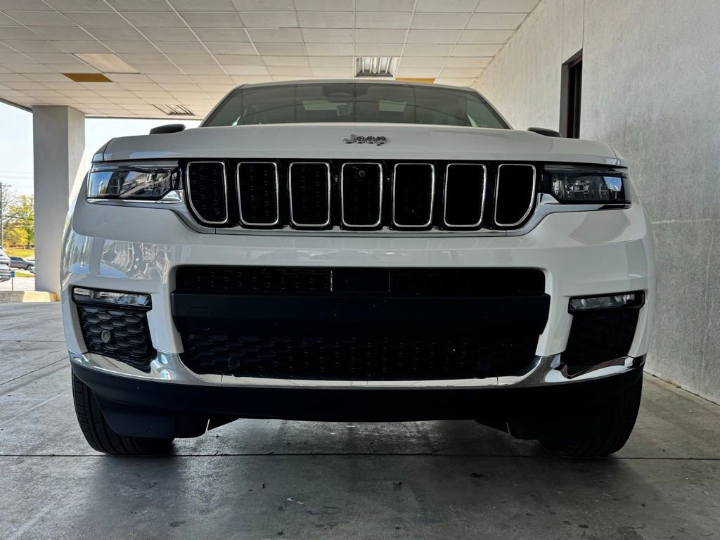 Used 2023 Jeep Grand Cherokee L Limited w/ Luxury Tech Group II image 4