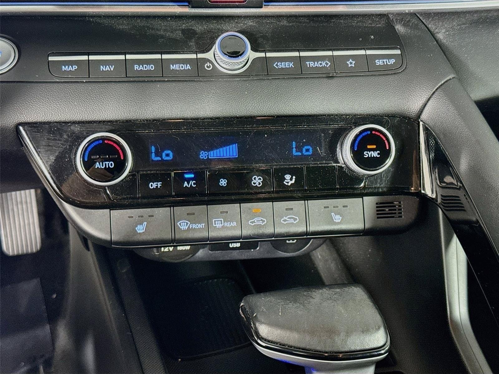 Certified 2024 Hyundai Elantra SEL w/ Convenience Package FWD image 18
