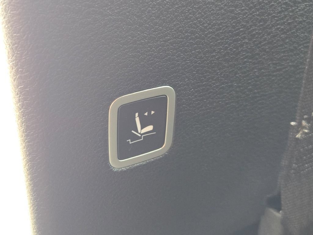 New 2027 Chrysler Pacifica Select FWD image 26