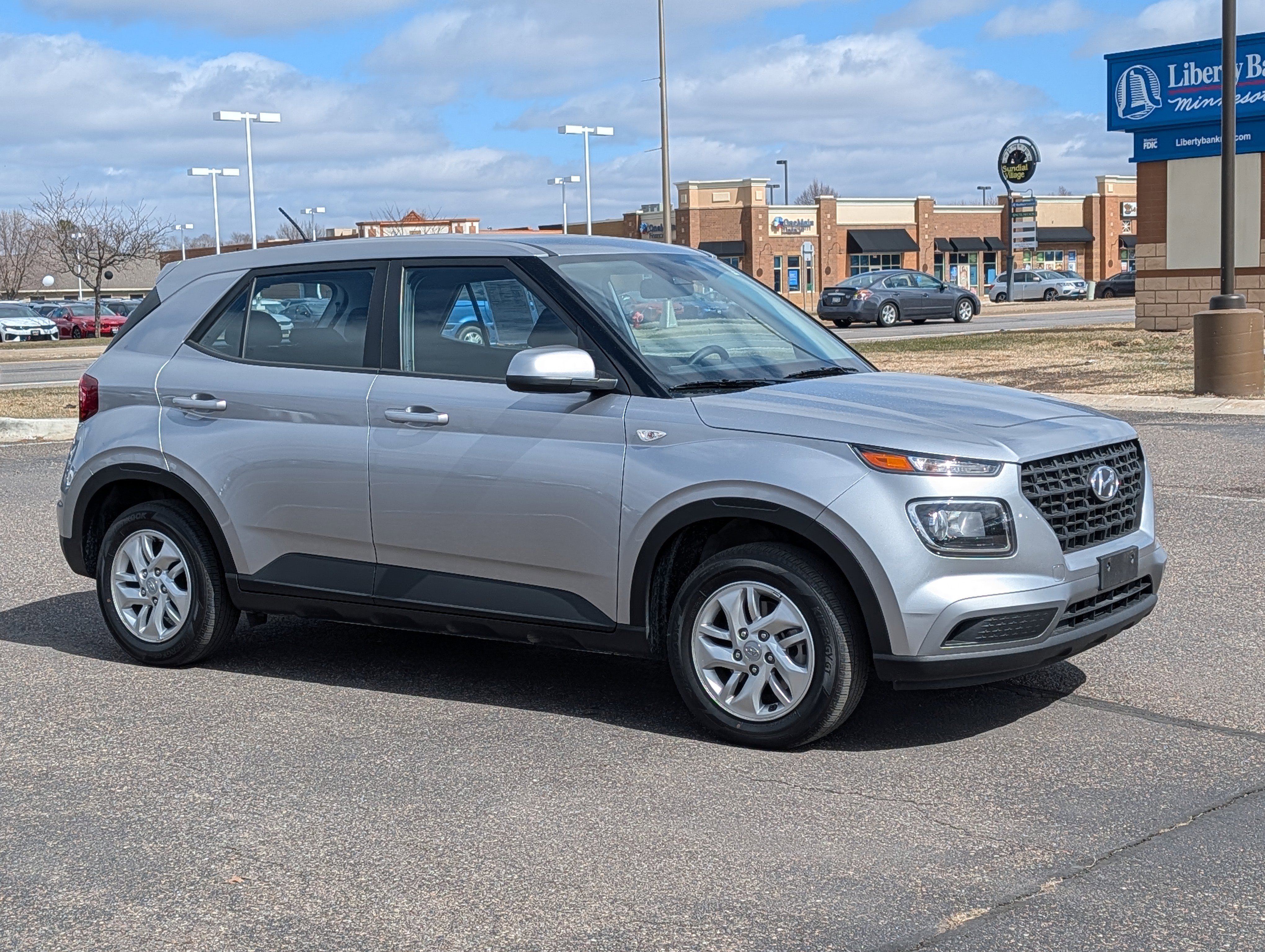 Certified 2023 Hyundai Venue SE FWD image 7
