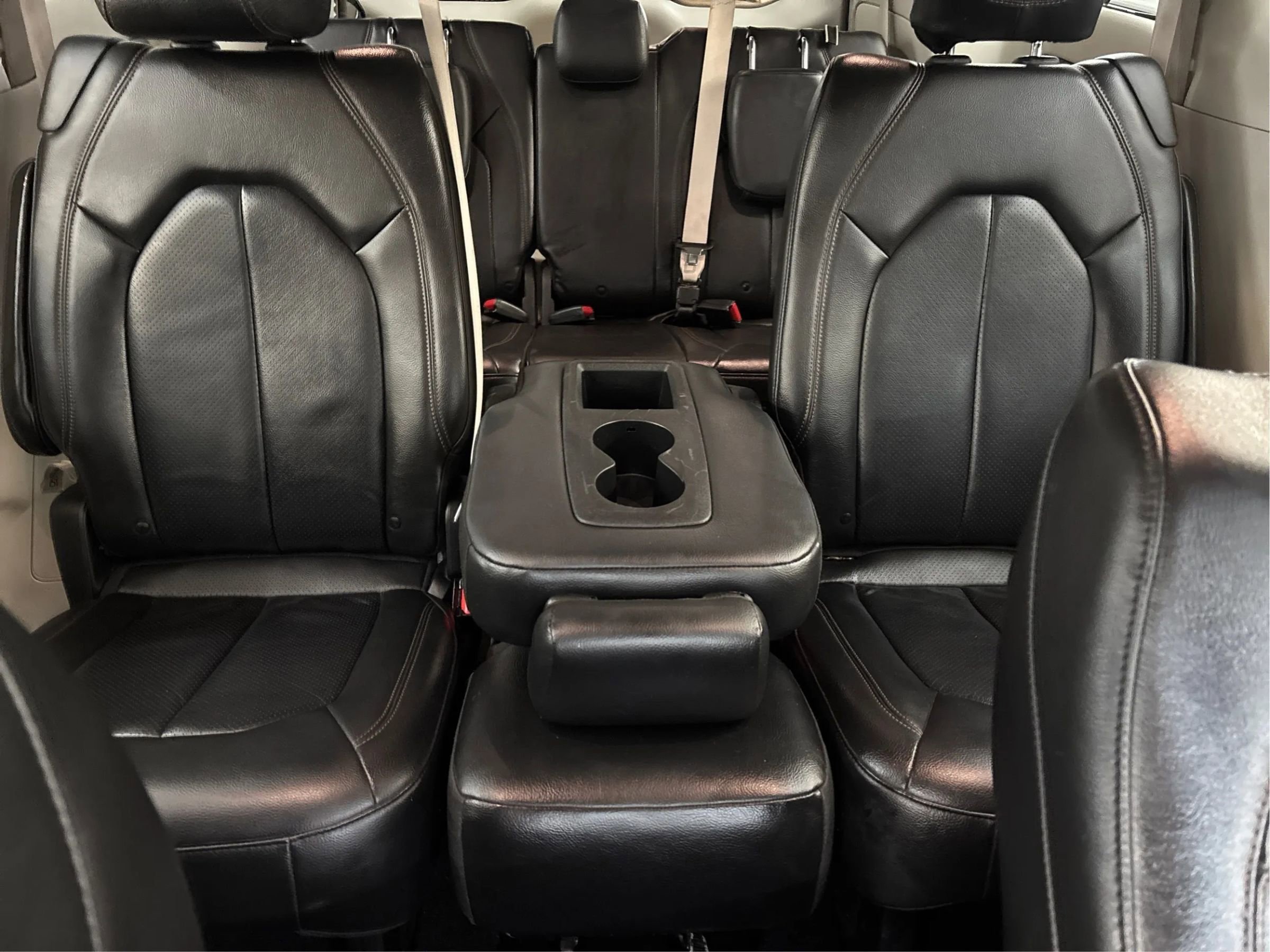 Used 2020 Chrysler Pacifica Touring-L FWD image 20