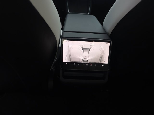 Used 2026 Tesla Model Y Performance AWD/4WD image 25