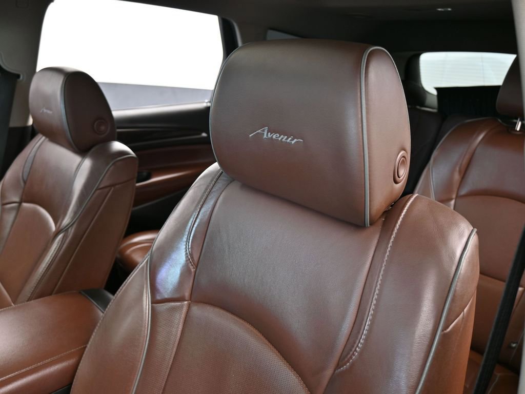Used 2018 Buick Enclave Avenir w/ Avenir Technology Package image 17