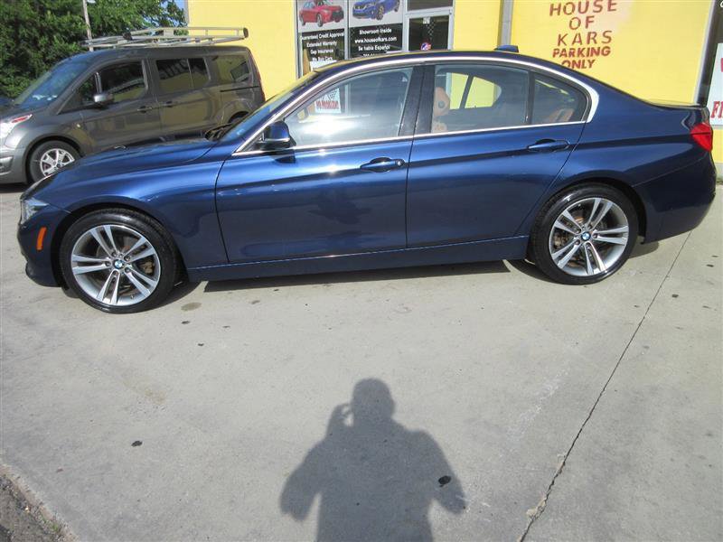 Used 2018 BMW 330i xDrive Sedan w/ Convenience Package image 5