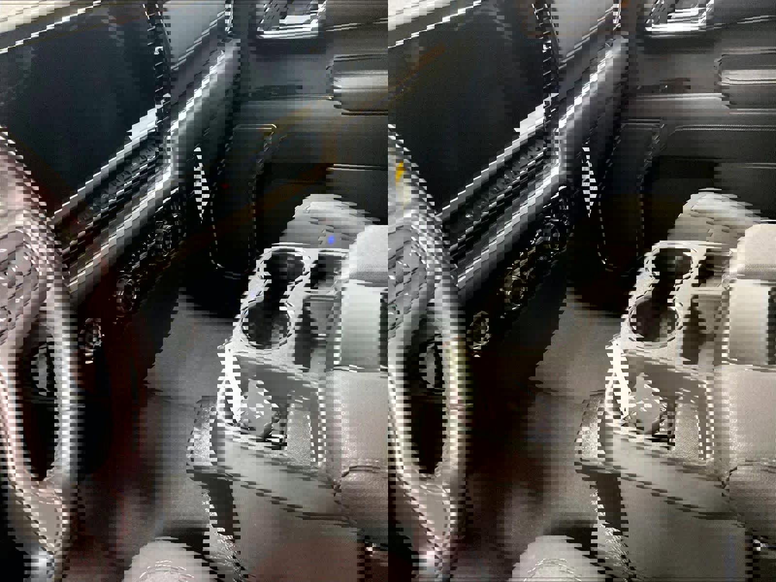 Used 2022 Chevrolet Silverado 1500 LT AWD/4WD image 20