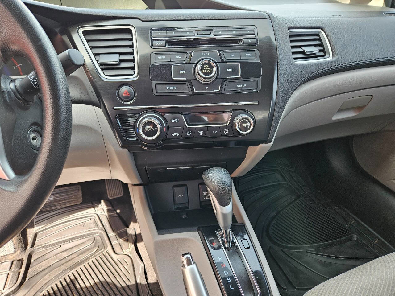 Used 2013 Honda Civic Hybrid Sedan image 9