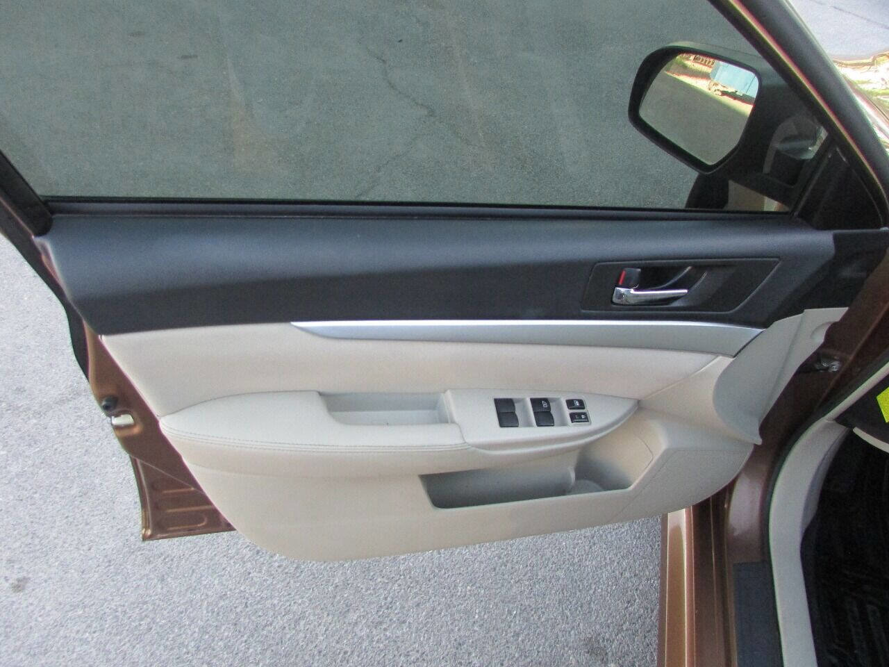 Used 2011 Subaru Legacy 2.5i image 30