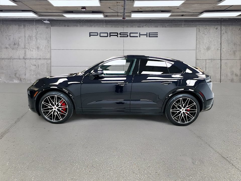 New 2026 Porsche Macan Turbo Electric AWD/4WD image 2