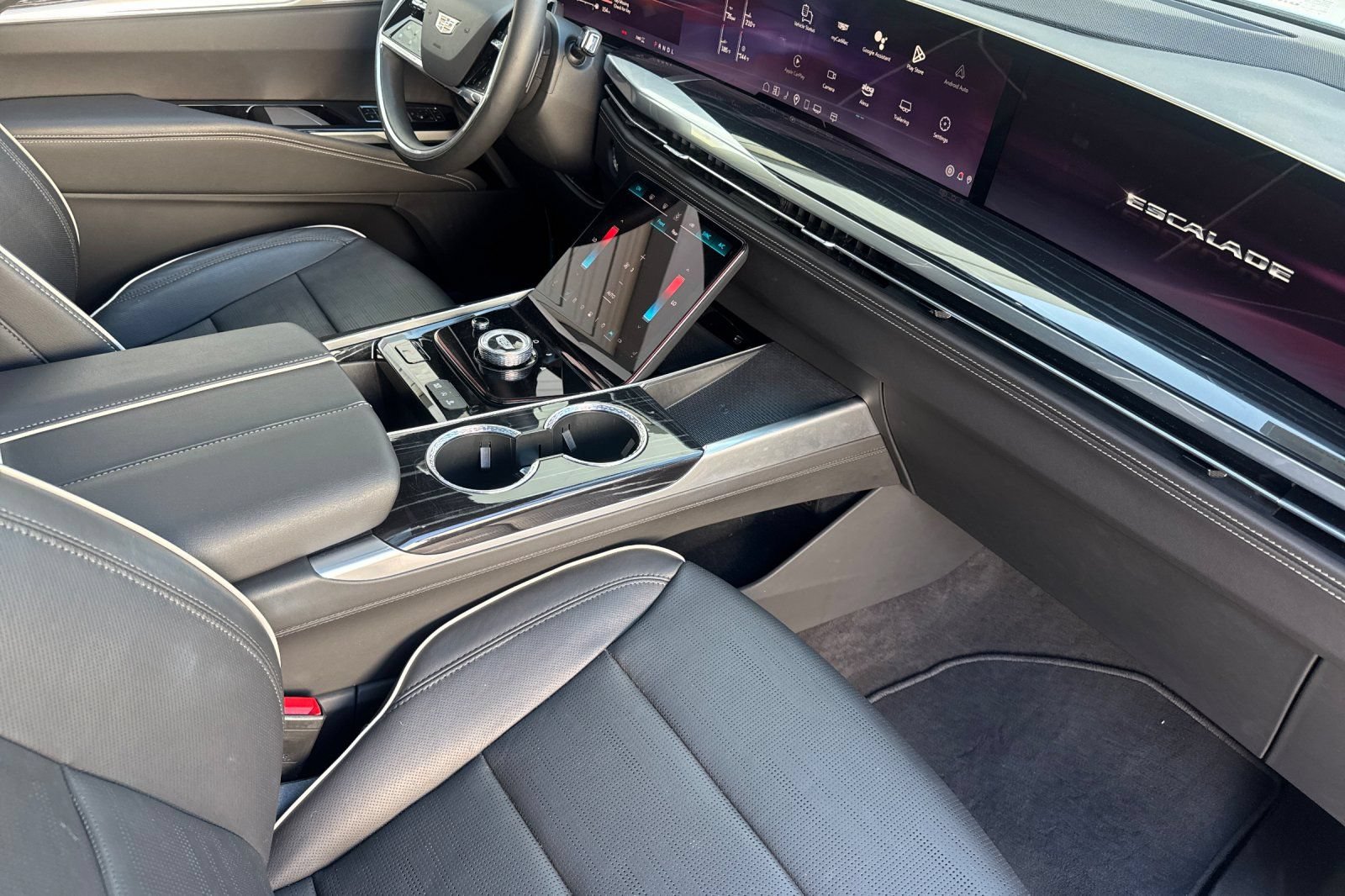 Used 2025 Cadillac Escalade Sport w/ LPO, ONYX Package AWD/4WD image 19
