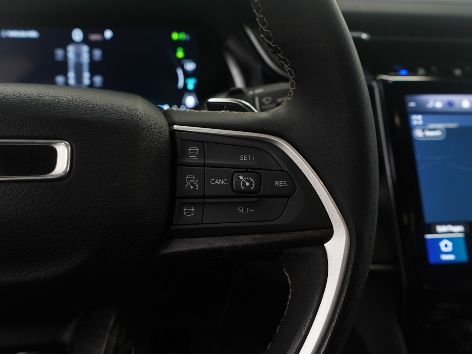 Used 2023 Jeep Grand Cherokee 4WD 4xe image 18