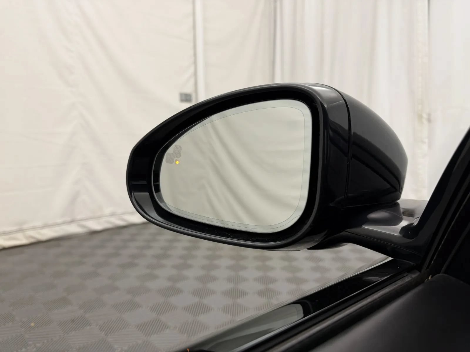Used 2016 Jaguar F-TYPE R AWD/4WD image 18