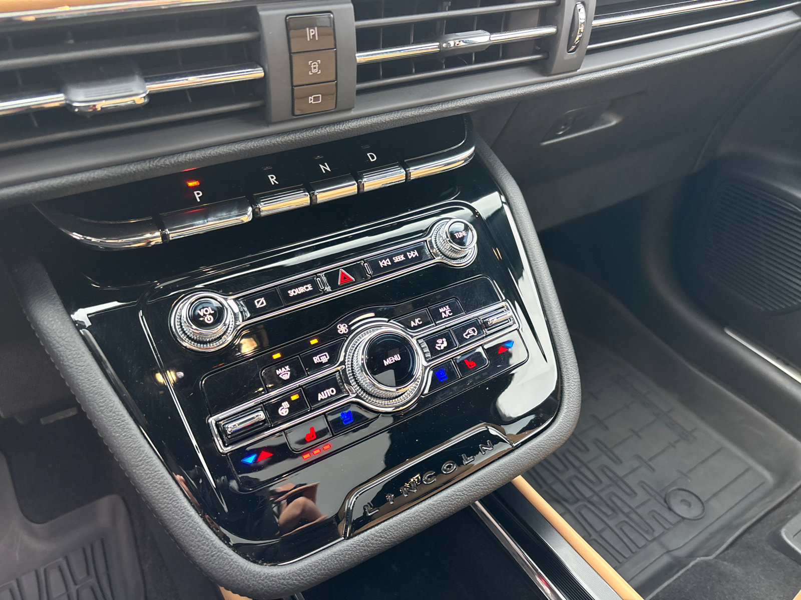 Certified 2022 Lincoln Corsair Reserve w/ Equipment Group 201A image 22