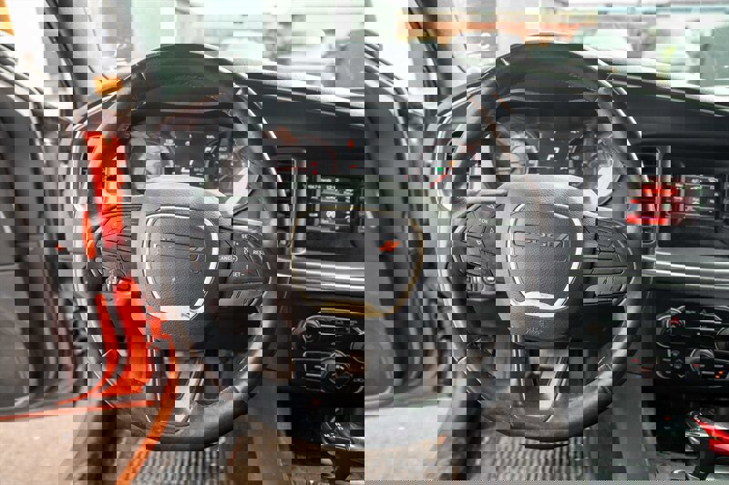 Used 2017 Dodge Charger SE w/ Blacktop Package image 11