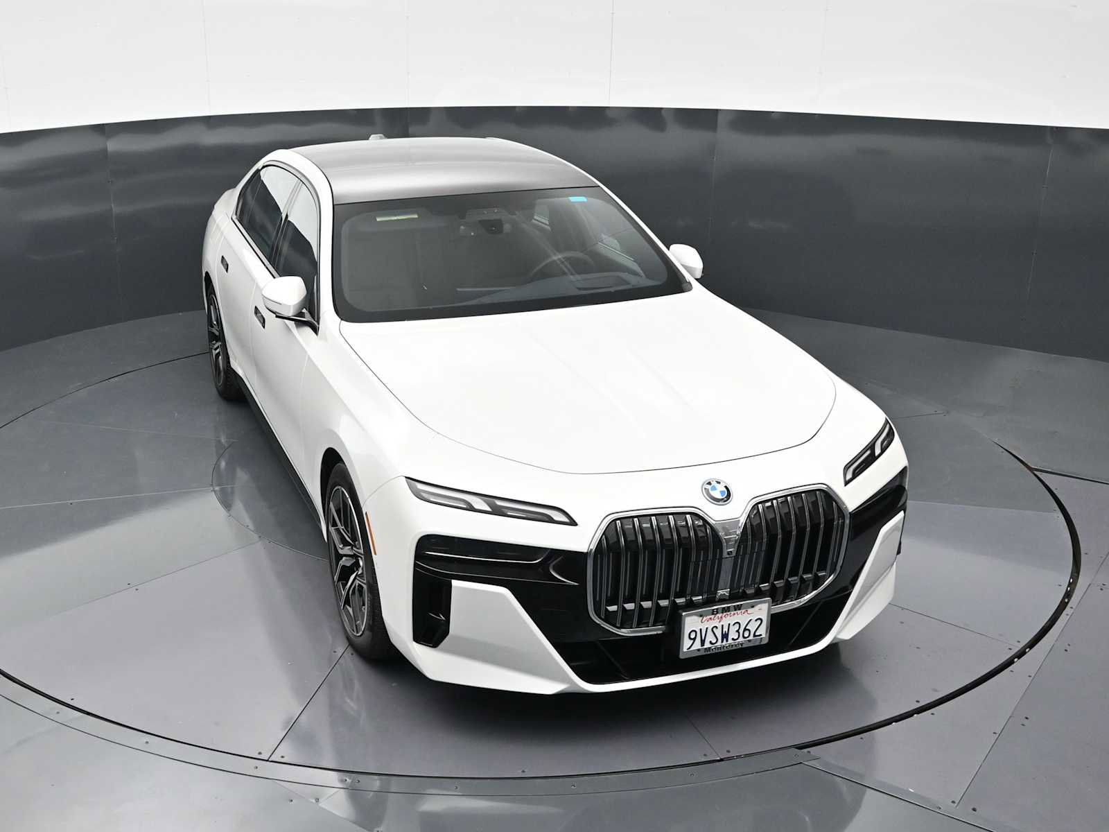 Used 2025 BMW 750e xDrive AWD/4WD image 19