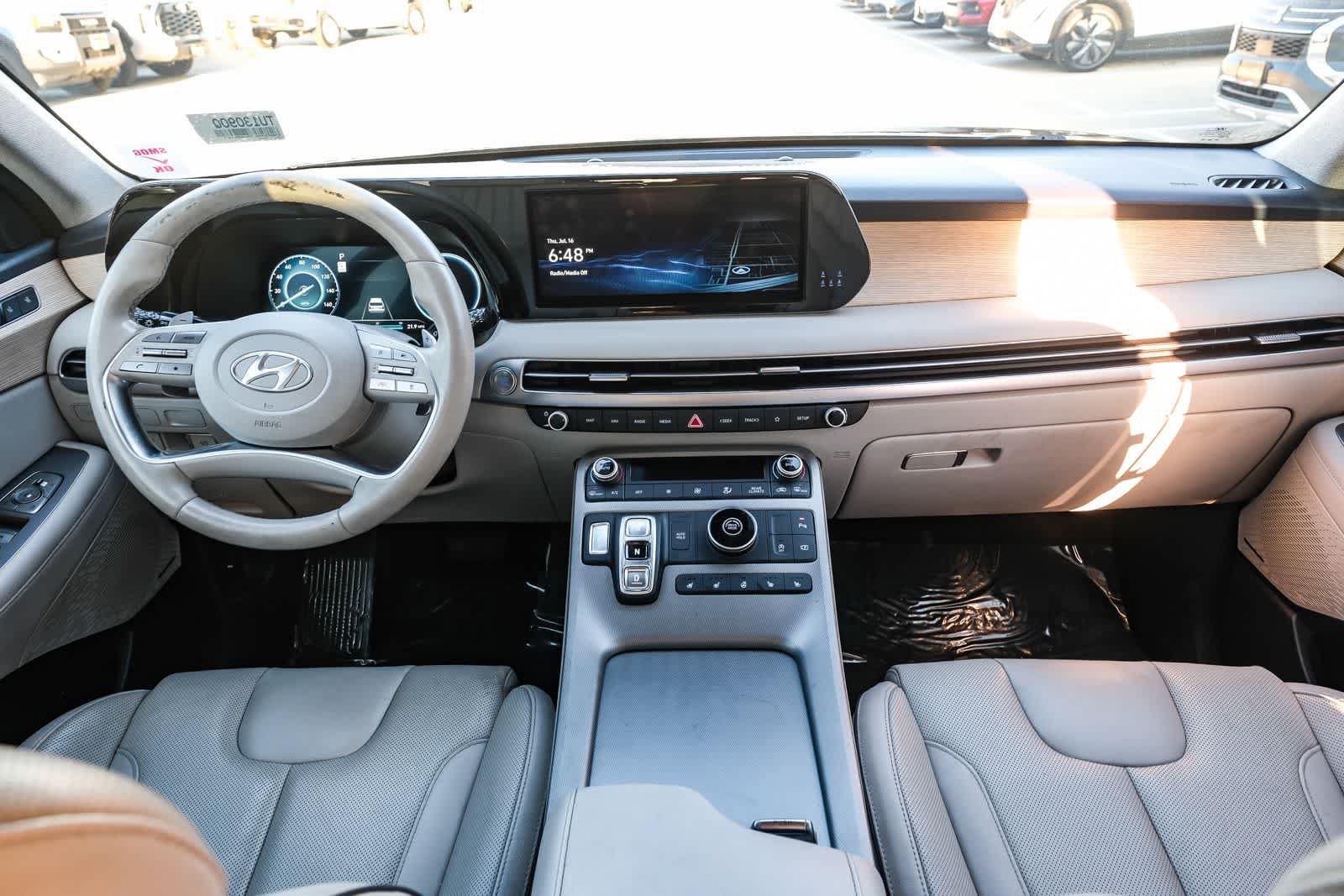 Used 2023 Hyundai Palisade Limited FWD image 13