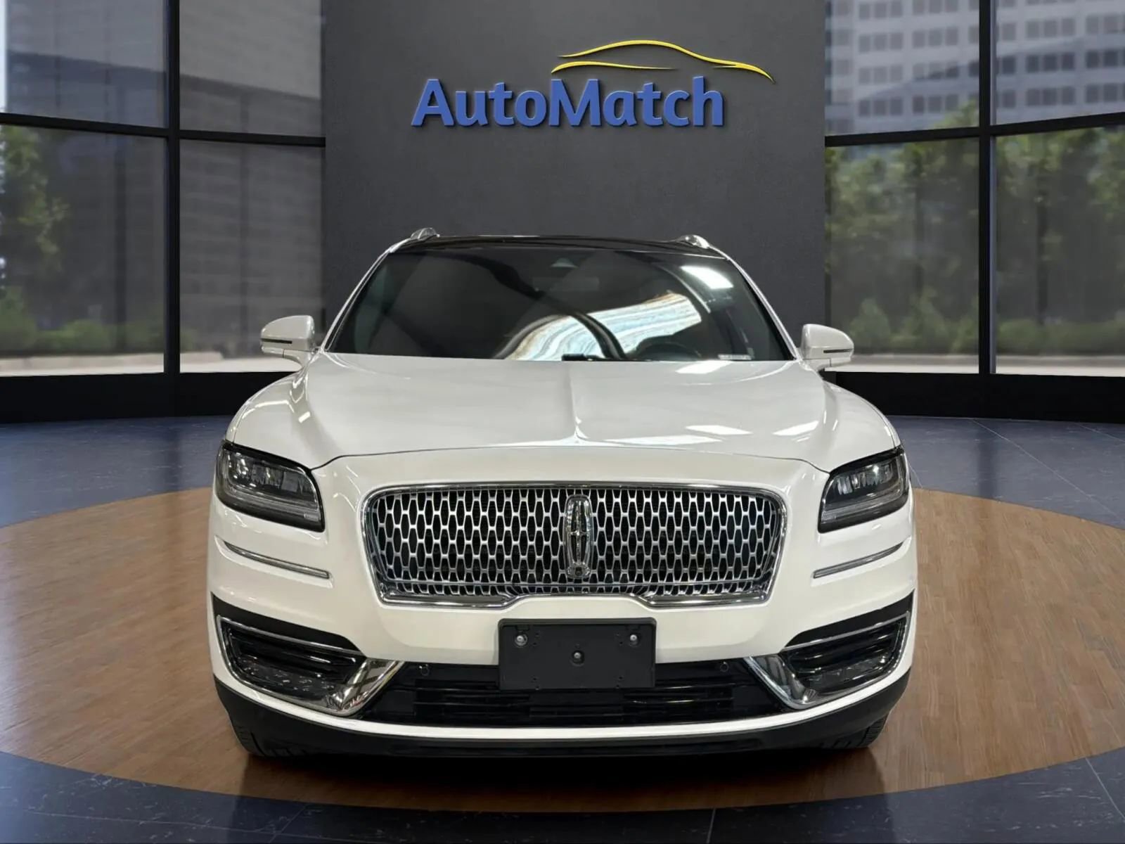 Used 2019 Lincoln Nautilus Reserve image 2