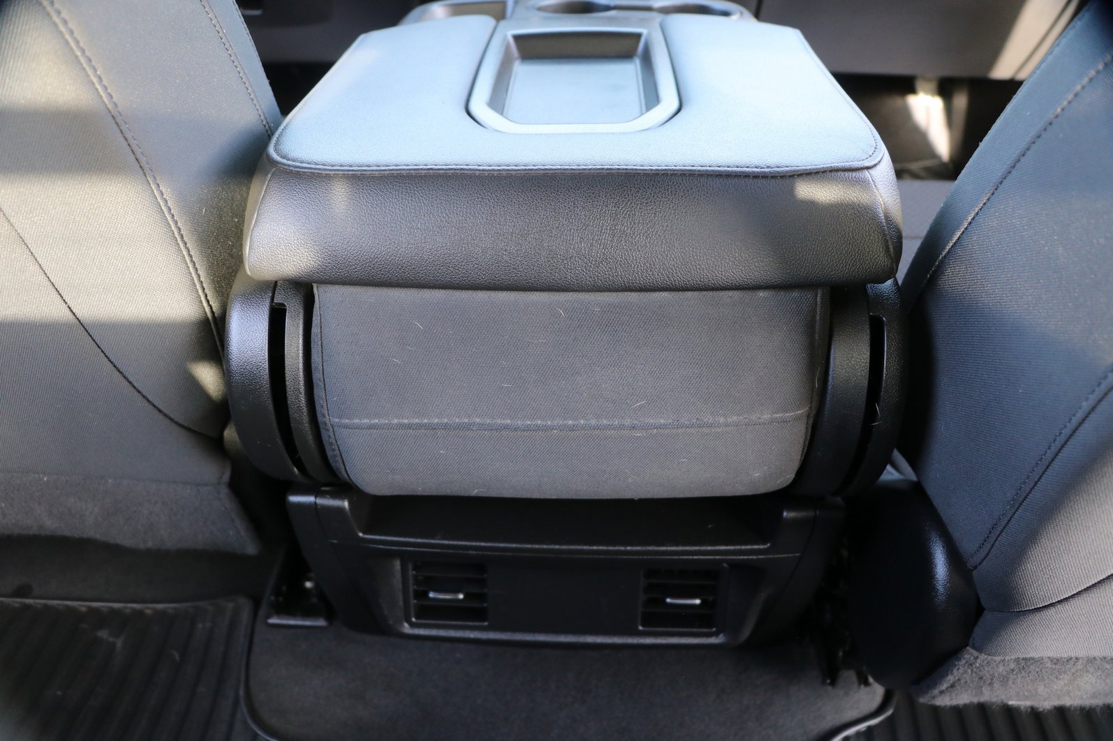 Used 2020 GMC Sierra 3500 4x4 Crew Cab w/ Gooseneck/5TH Wheel Package image 30