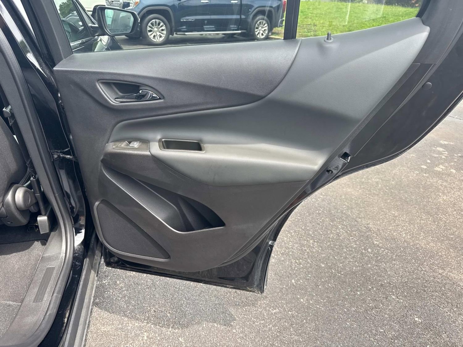 Used 2024 Chevrolet Equinox LT FWD image 21
