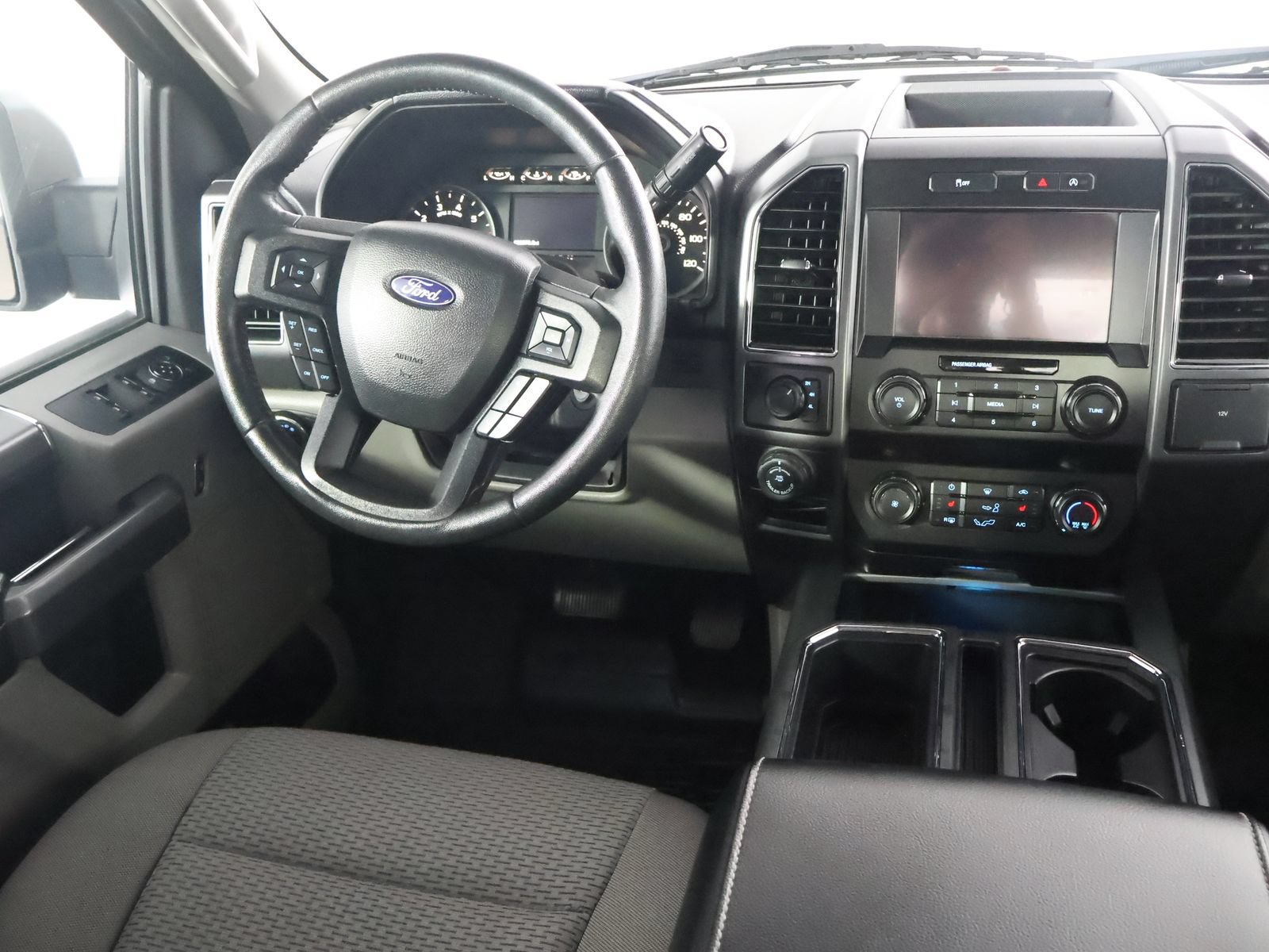 Used 2020 Ford F150 XLT w/ Equipment Group 302A Luxury AWD/4WD image 27