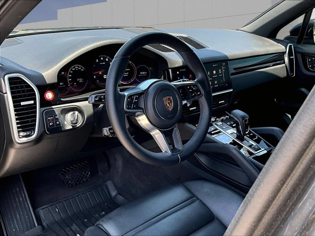 Certified 2023 Porsche Cayenne AWD/4WD image 4