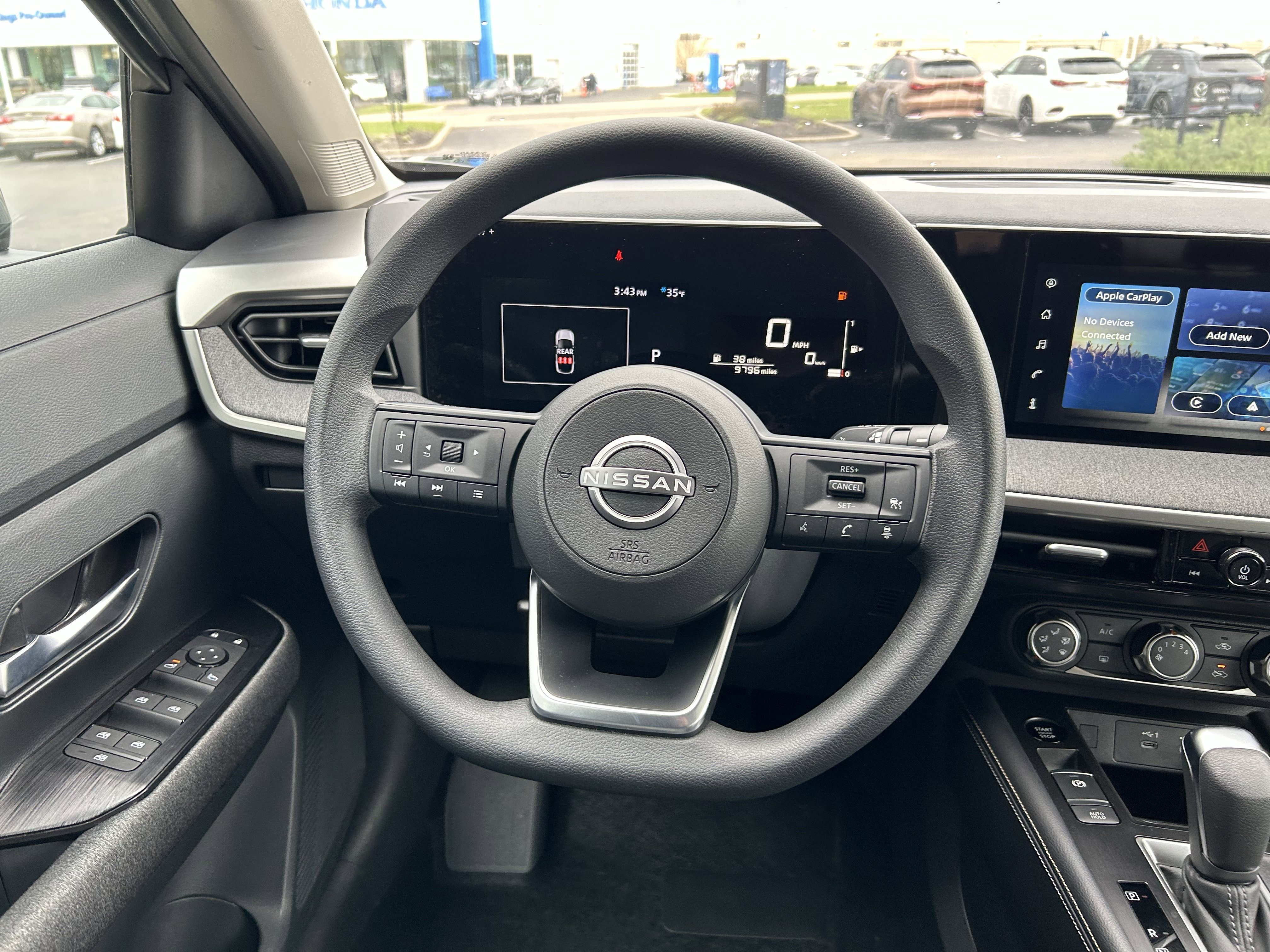 Used 2025 Nissan Kicks SV w/ Charging Package image 10
