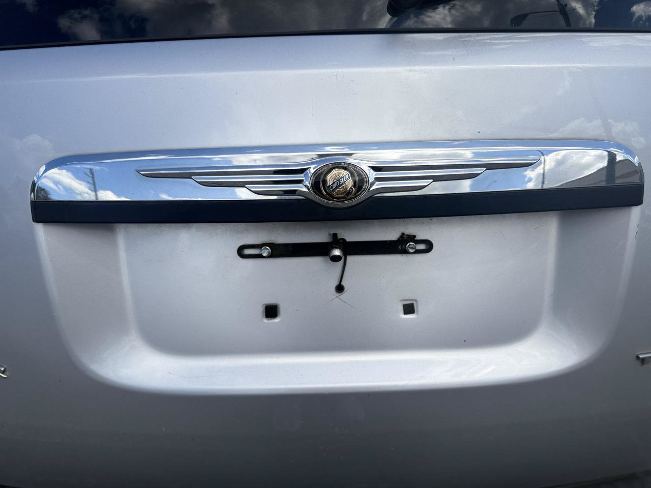 Used 2010 Chrysler Town & Country Touring FWD image 46