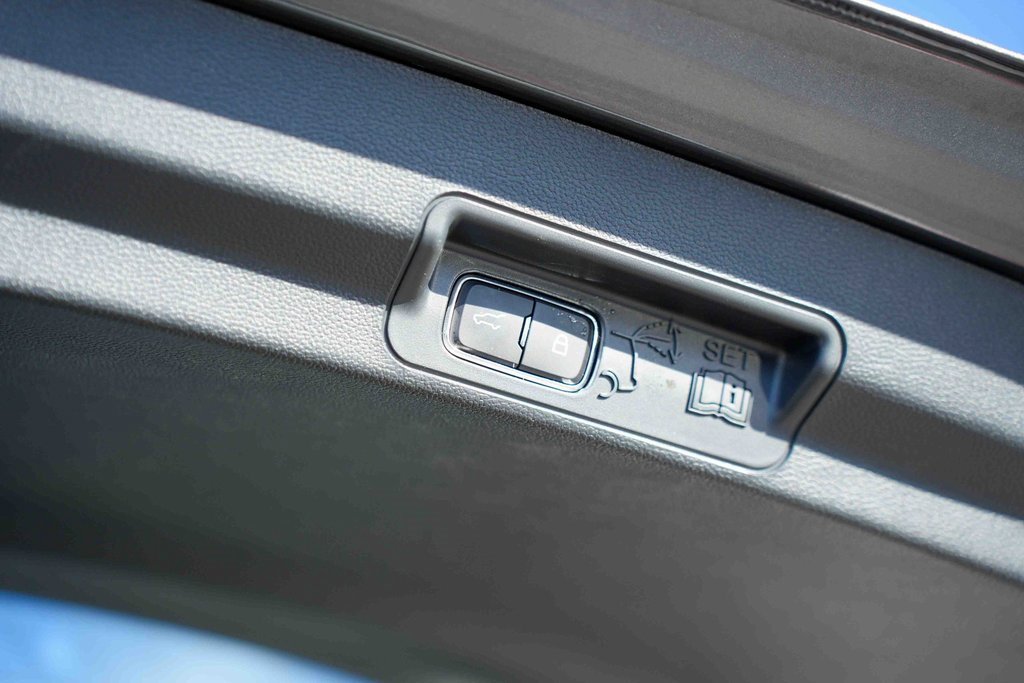 Used 2023 Ford Explorer XLT w/ Class IV Trailer Tow Package image 15