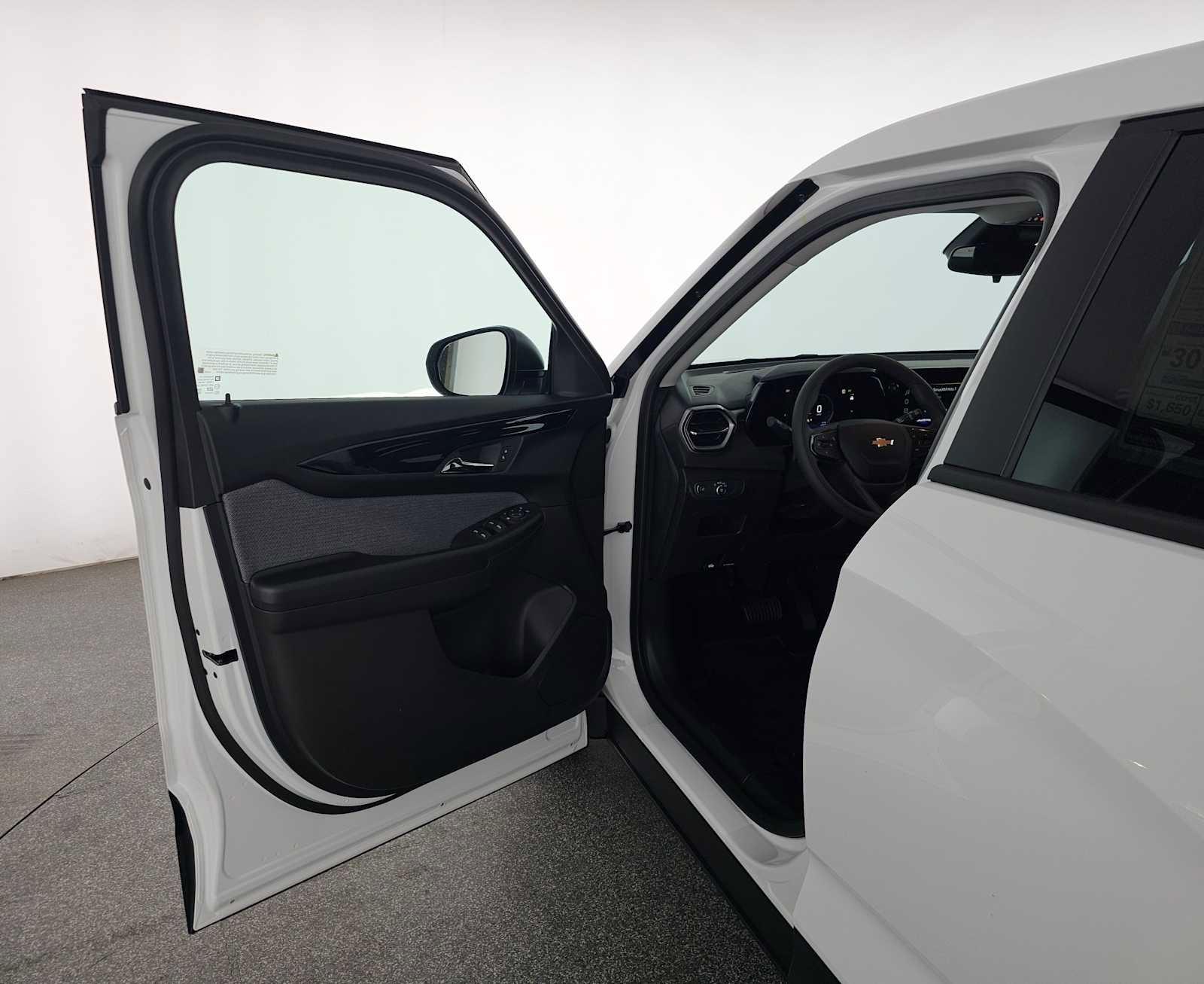 New 2026 Chevrolet TrailBlazer LS w/ LS Convenience Package FWD image 19