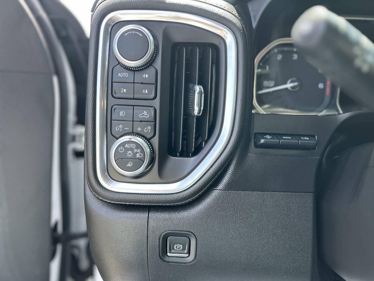 Used 2019 GMC Sierra 1500 Denali w/ Denali Ultimate Package AWD/4WD image 14