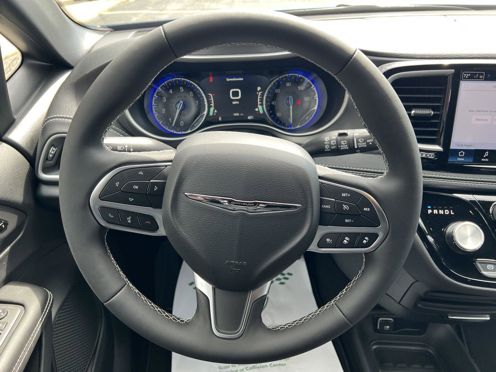 Used 2026 Chrysler Pacifica Select AWD/4WD image 22