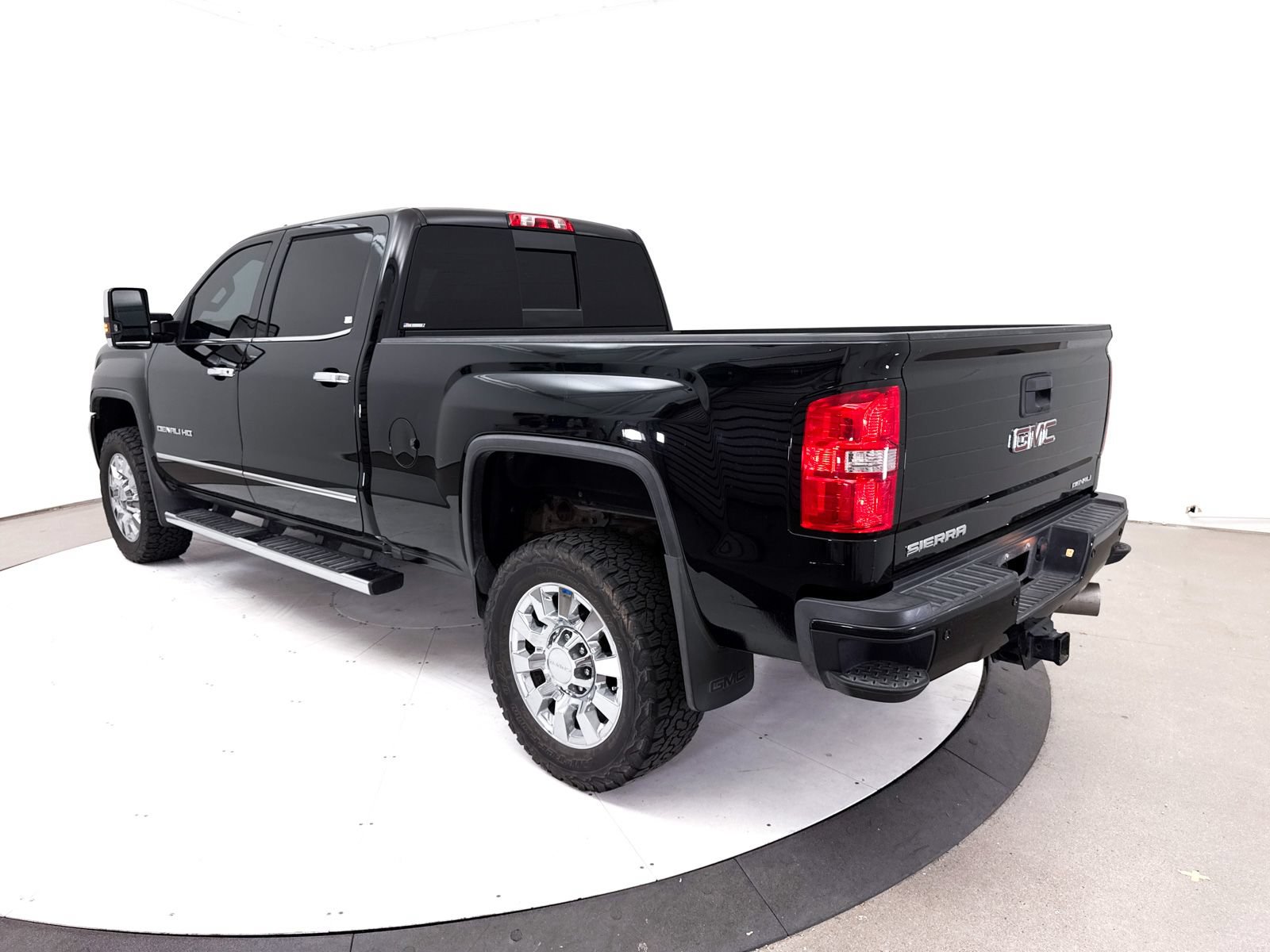 Used 2019 GMC Sierra 2500 Denali AWD/4WD image 15