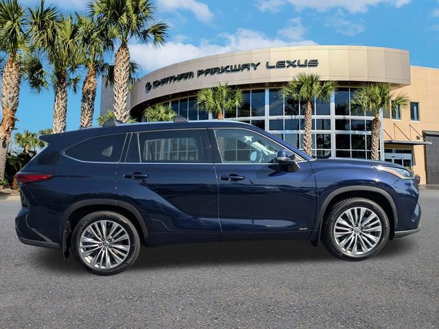 Used 2022 Toyota Highlander Platinum AWD/4WD image 4