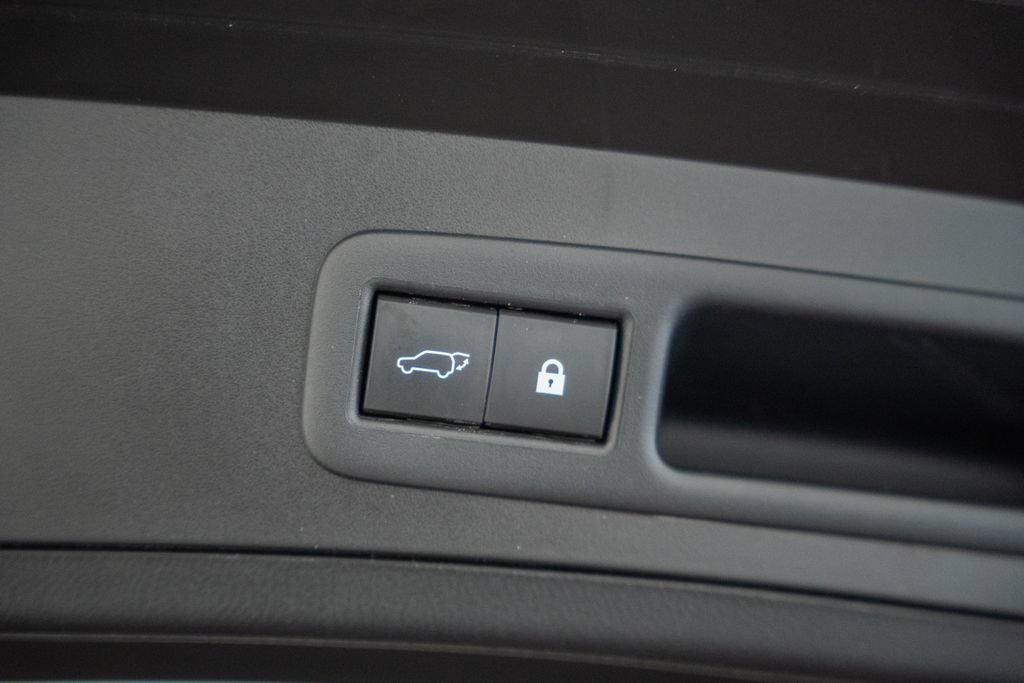 Used 2019 Lexus UX 200 w/ Premium Package FWD image 9
