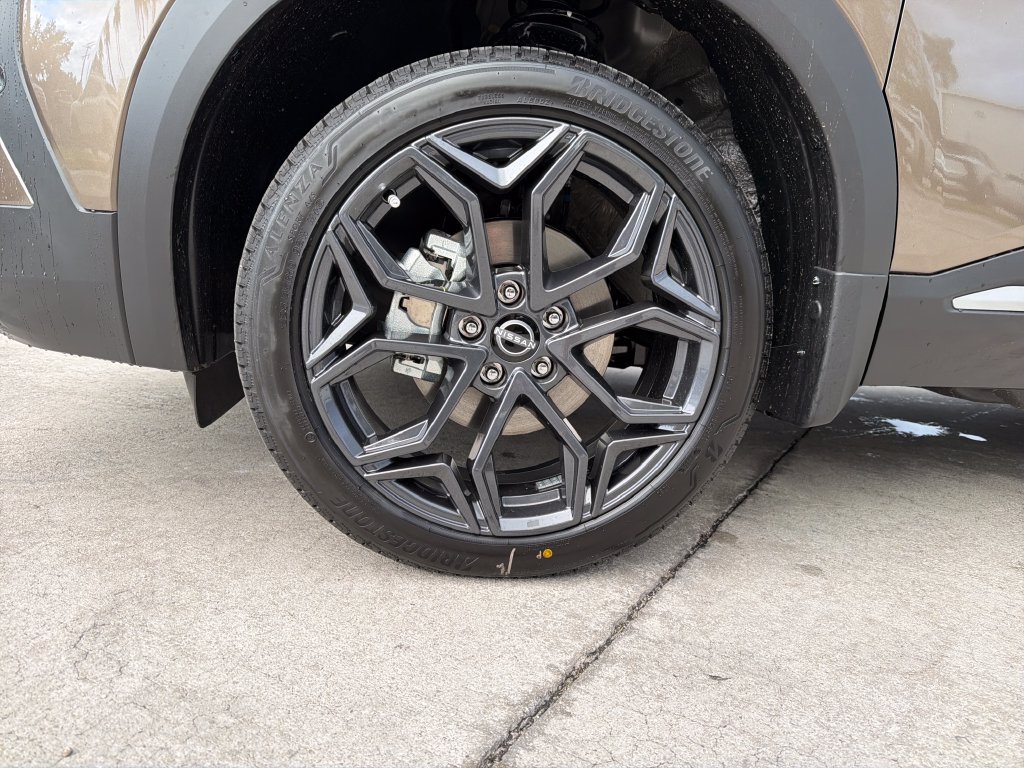 New 2027 Nissan Kicks SR FWD image 11