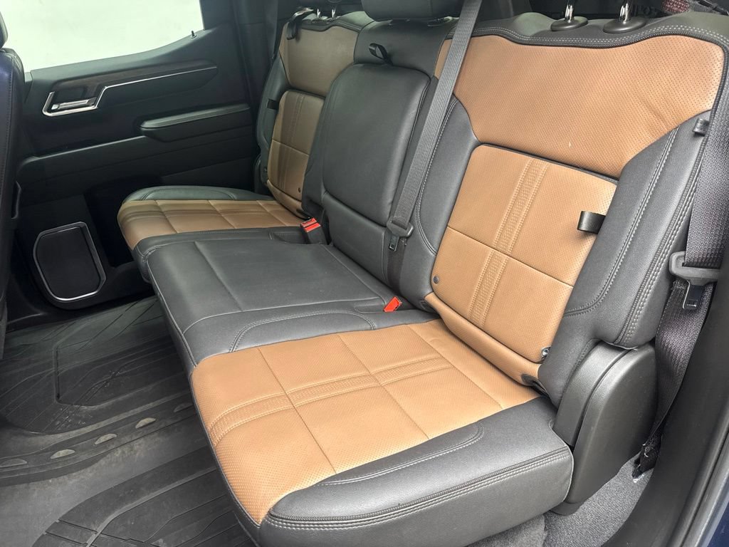 Used 2023 Chevrolet Silverado 1500 High Country w/ High Country Premium Package AWD/4WD image 21