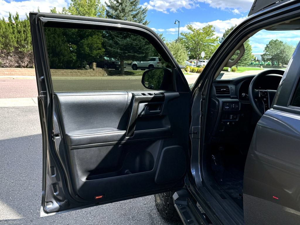 Used 2022 Toyota 4Runner TRD Off-Road AWD/4WD image 16