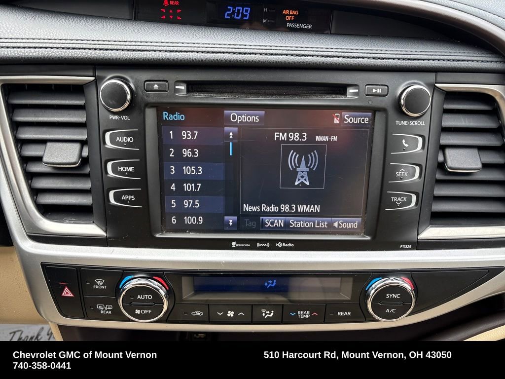 Used 2017 Toyota Highlander LE image 24