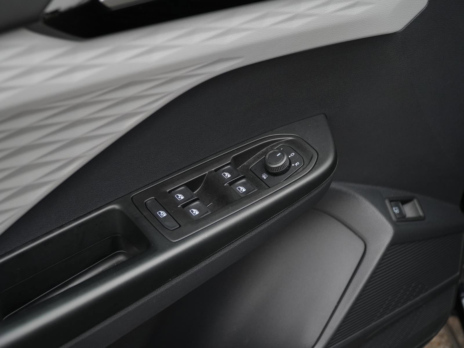 Used 2023 Volkswagen Taos S image 12