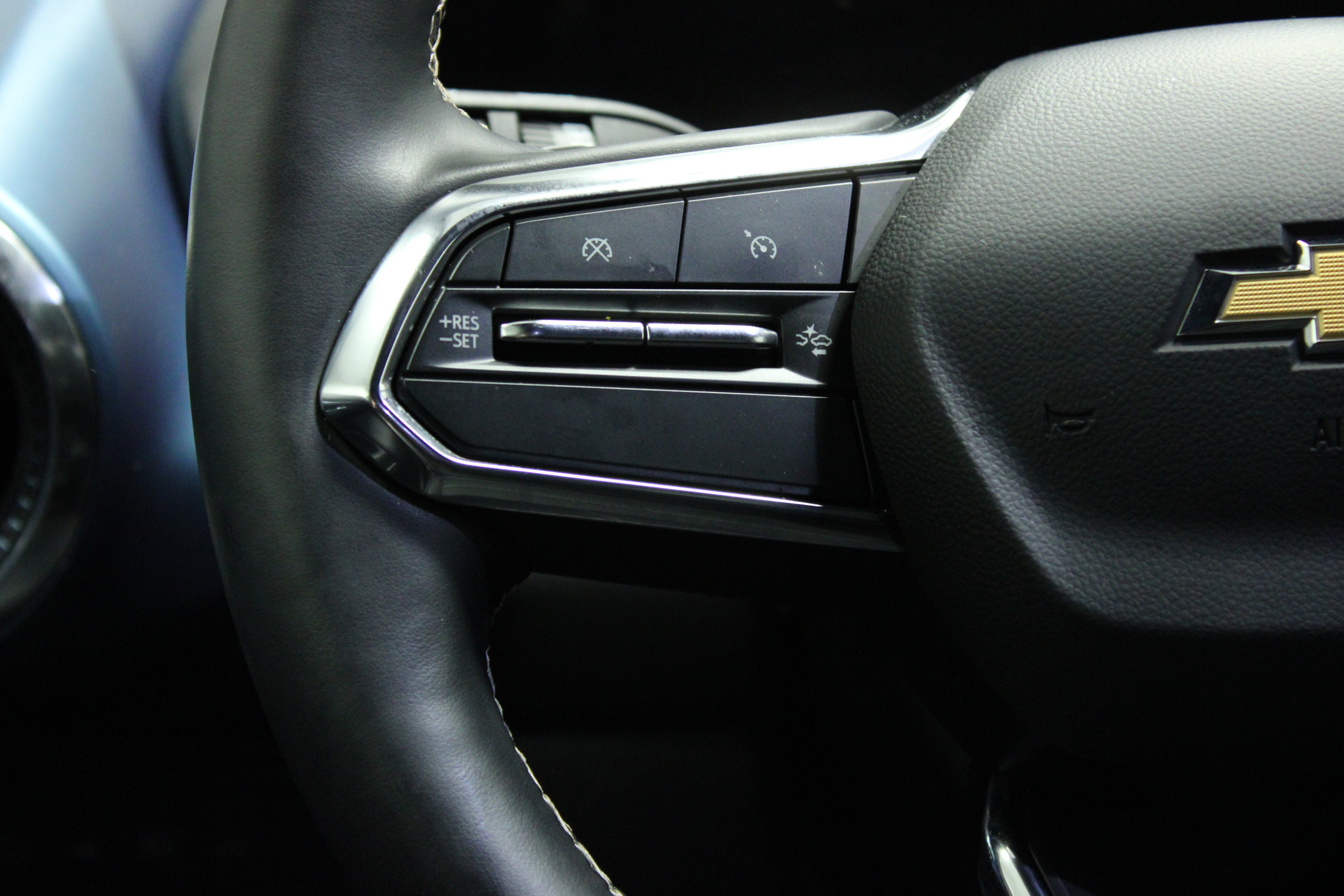 Used 2025 Chevrolet Equinox EV LT w/ Convenience Package image 21