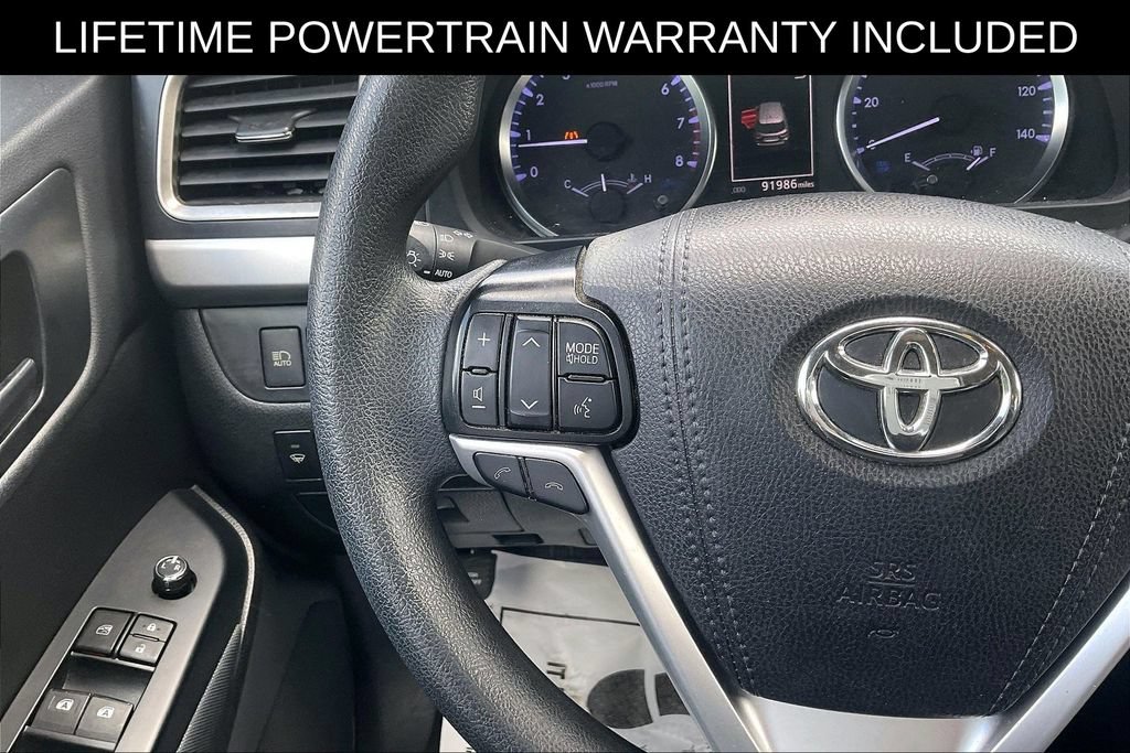 Used 2019 Toyota Highlander LE FWD image 17