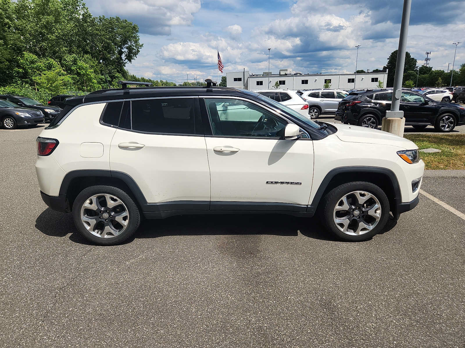Used 2018 Jeep Compass Limited AWD/4WD image 7
